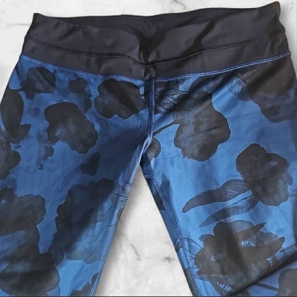 Lululemon Size 10 Floral 23" Leggings - Picture 3 of 5